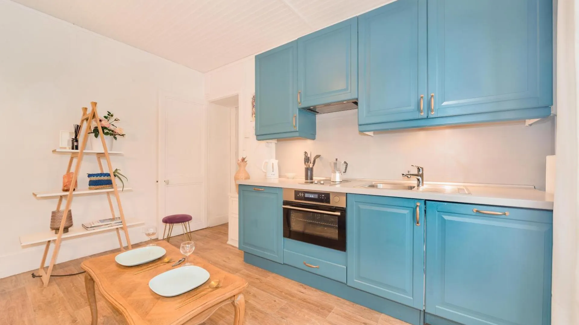 Beautiful Equipped Apartment In 파리 0*,